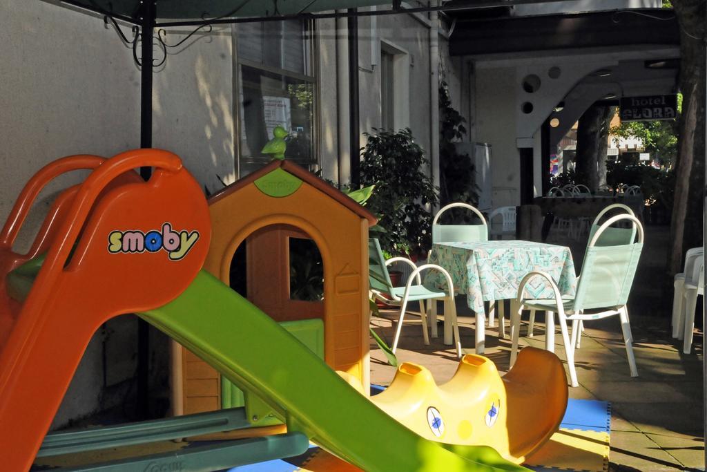 בלריה-איגאה מרינה Hotel Flora מראה חיצוני תמונה